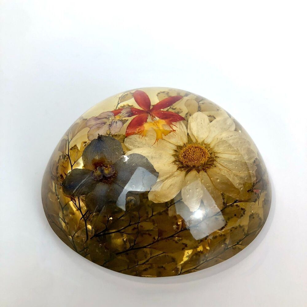 Vintage Paperweight Floral Dome Lucite Acrylic Home Decor Accent - Picture 6 of 9
